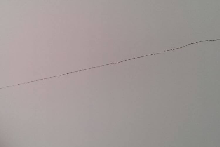 Hairline Crack in the Ceiling in Auckland